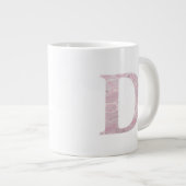 Letter D Blush Pink Boho Marble Monogram Grote Koffiekop (Voorkant rechts)