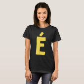 Letter É groot en vet in geel T-shirt (Voorkant volledig)