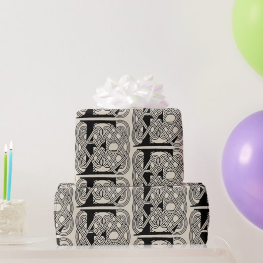 Letter E Keltische knoop  Monogram Cadeaupapier (Feestgeschenken)