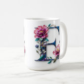 Letter E Koffie Mok – Bloemontwerp voor Gifting (Voorkant rechts)