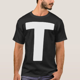 Letter groot en vet wit t-shirt