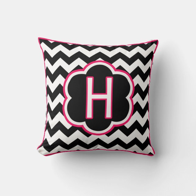 Letter H Zwart en Wit Chevron Monogram Kussen (Voorkant)