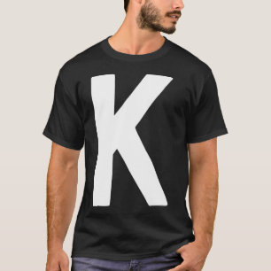 Letter K groot en vet wit T-shirt