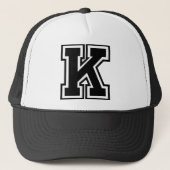 Letter "K" Monogram Trucker Pet (Voorkant)