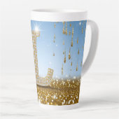Letter L op gouden glitter achtergrond met spranke Latte Mok (Rechterhoek)