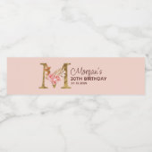 Letter M Gouden Monogram Roze Rozen Waterfles Etiket (Enkel label)