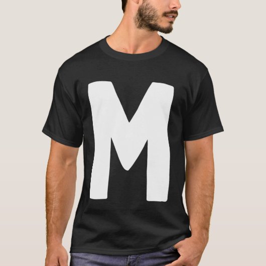 Letter M groot en vet wit T-shirt (Voorkant)