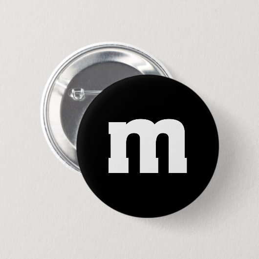 Letter M hoofdalfabet Ronde Button 5,7 Cm (Voorkant /achterkant)