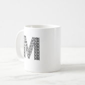 Letter M Initial Coffee Mug – Minimal Modern Style Koffiemok (Voorkant links)