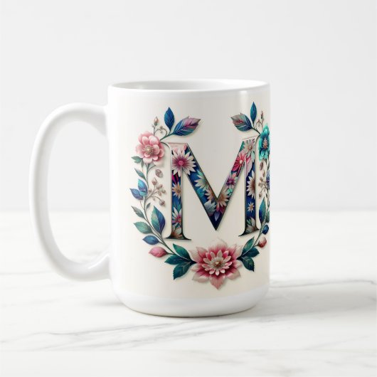 Letter M Koffie Mok – Bloemontwerp voor Gifting (Links)