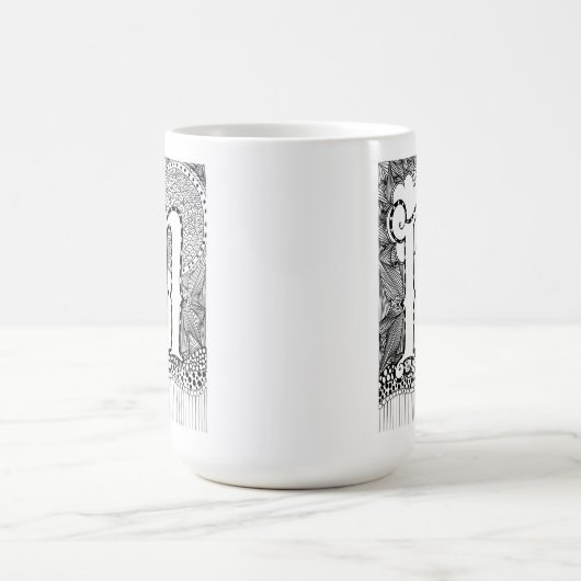 Letter M Mok, Art van Elizabeth Sampson Coffee Mok (Center)