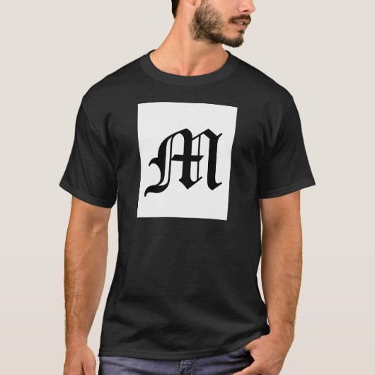 Letter M Old English Text op White Background T-shirt (Voorkant)