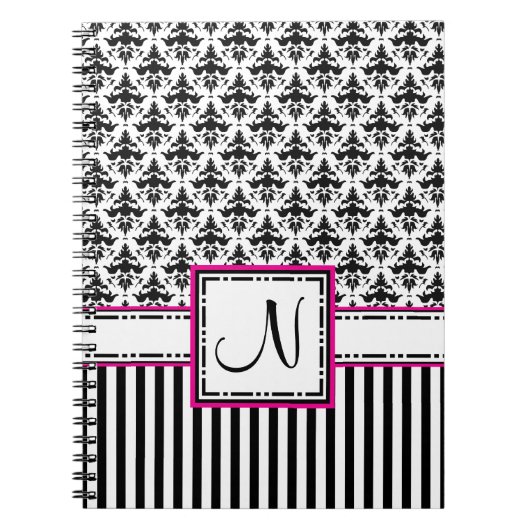 Letter N Black en Hot Pink Monogram Damask Notitieboek (Voorkant)