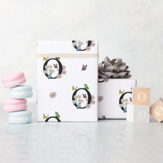 Letter O Bloemige Waterverf Vlinder Monogram    Cadeaupapier (Baby Shower)