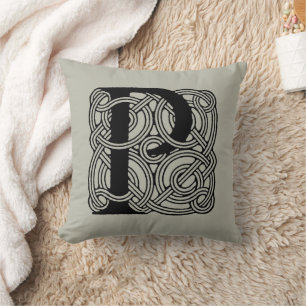Letter P  Celtic Knot Monogram Kussen