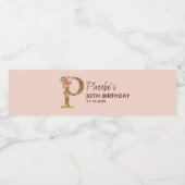 Letter P Gouden Monogram Roze Rozen Waterfles Etiket (Enkel label)
