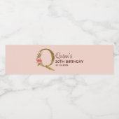 Letter Q Gouden Monogram Roze Rozen Waterfles Etiket (Enkel label)