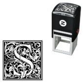 Letter S art nouveau black and white Tegel Zelfinktende Stempel (In situ)