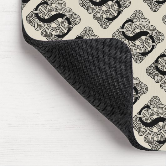 Letter S  Celtic Knot Monogram Muismat (Hoek)