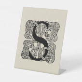Letter S  Celtic Knot Monogram Reclamebord Met Voetstuk (Voorkant)