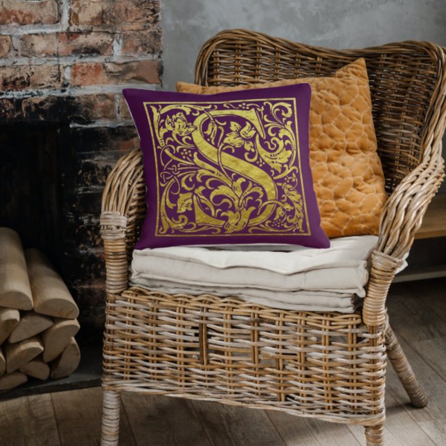 Letter S First Letter Faux Gold Paars Kussen (Creator heeft geüpload)