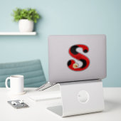Letter S lieveheersbeestje Print met lieveheersbee Sticker (Laptop op bureau)