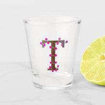 Letter T decoratief initiaal op wit