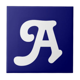 Letter Tiles White op blauw Tegeltje
