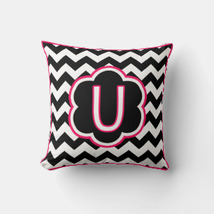 Letter U Zwart en Wit Chevron Monogram Kussen