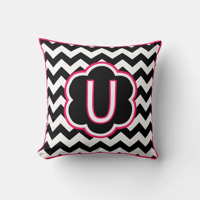 Letter U Zwart en Wit Chevron Monogram Kussen (Voorkant)