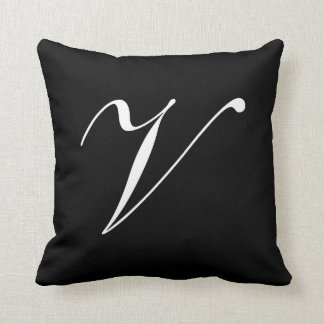 Letter V Black Monogram Pillow Kussen