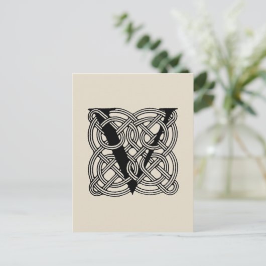 Letter V  Celtic Knot Monogram Briefkaart (Staand voorkant)