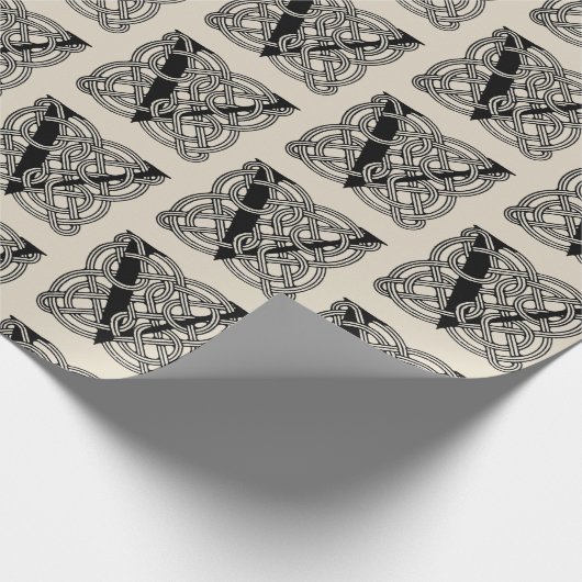 Letter V  Celtic Knot Monogram Cadeaupapier (Hoek)