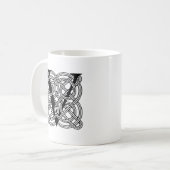 Letter V Celtic Knot Monogram Koffiemok (Voorkant links)