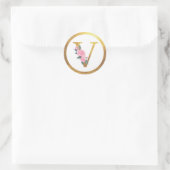 Letter V Monogram Roze Rozen Bloemen & Elegant Gou Ronde Sticker (Tas)