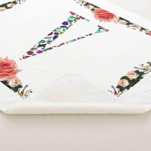 Letter V Monogram Sherpa Deken (3/4)