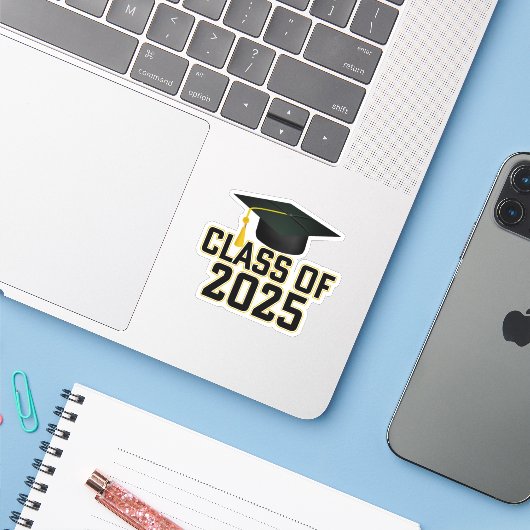 Letterman Gouden Klasse van 2025 Afstuderen Sticker (Laptop met iPhone)