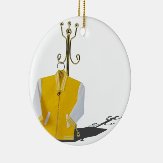 LettermanJacketCoatRack031415.png Keramisch Ornament (Rechts)