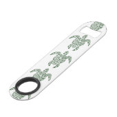 Letterpress Tribal Style Turtle Speed Flessenopener (Voorkant Gekanteld)