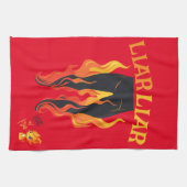 Leugenaar, leugenaar, broek staat in brand theedoek (Horizontaal)