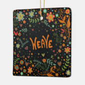 Leuk bloemenweefsel dat inspiratie stimuleert keramisch ornament (Links)