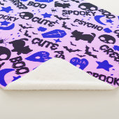 Leuk en Leuk Paarse, Blauwe en Zwarte Halloween Sherpa Deken (3/4)