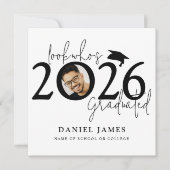 Leuk foto van afgestudeerde met diploma aankondiging (Voorkant)