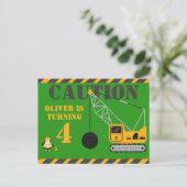 Leuk groen kinderbouwfeest uitnodiging briefkaart (Staand voorkant)