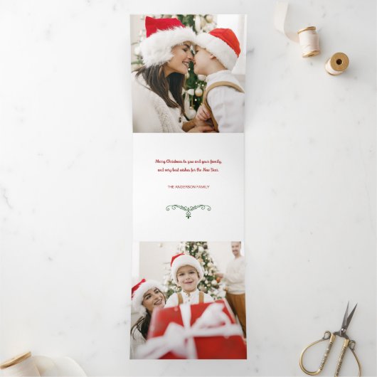 Leuk kleurrijk Merry Christmas Holly Script Drieluik Wenskaart (Binnen)