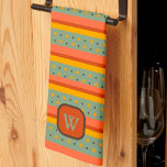 Leuk kleurrijk Monogram Initiaal Gestreept Theedoek<br><div class="desc">Schattigee gepersonaliseerde strippatroon moderne theedoek. Deze kleurrijke keukenhanddoeken zijn perfect om wat kleur aan uw keuken toe te voegen. Combineer het met een fles wijn en het maakt een geweldig persoonlijk cadeau voor vrienden, familie, collega's, buren, enz. Het aangepaste monogramgebied kan worden gewijzigd in een naam of leuke zin als...</div>