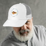 Leuk leven is beter bij het Lake Simple Fish Retir Trucker Pet<br><div class="desc">Dit pet heeft de zin "Life is Better at the Lake" geschreven in een cirkelvormig stempelachtig ontwerp in nautisch blauw, waardoor het een , gedurfde look krijgt. In het centrum brengt een kleurrijke waterverf visillustratie, geïnspireerd op het tijdloze werk van Louis Renard, het ontwerp tot leven met levendige tinten. De...</div>