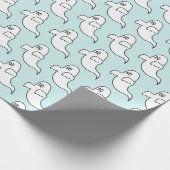 Leuk Lichtblauw en Wit Halloween Ghost Pattern Cadeaupapier (Hoek)