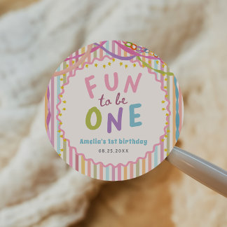 Leuk om één grillige kleurrijke meisjesverjaardag ronde sticker