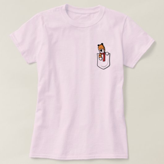 Leuk ontwerp pocket pal in roze t-shirt (Design voorkant)